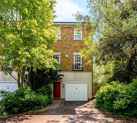 4 Bedroom End Of Terrace House To Rent In Merrivale Square Oxford, OX2