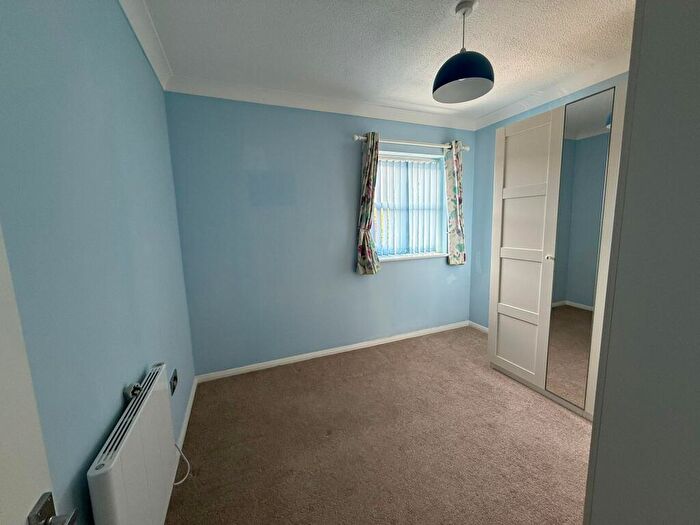 2 Bedroom Apartment To Rent In Floriston Gardens, New Milton, BH25