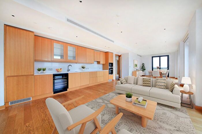 4 Bedroom Flat For Sale In Dray House, Bellwether Lane, SW18