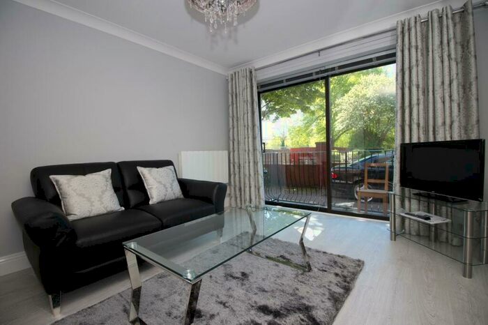 2 Bedroom Apartment To Rent In Pavillion Mews, Jesmond, Newcastle Upon Tyne, NE2