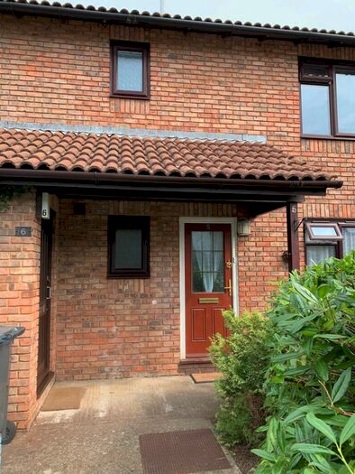 1 Bedroom Flat To Rent In Hamworthy - Spacious One Bedroom Flat - Available End Of September - &#; Pcm, BH15