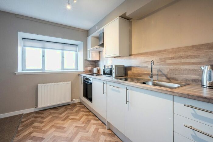 2 Bedroom Flat To Rent In High Mill Court, West End, Dundee, DD2