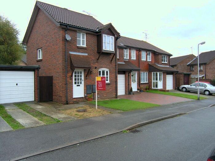 3 Bedroom End Of Terrace House To Rent In Tamar Way, Woosehill, Wokingham, RG41