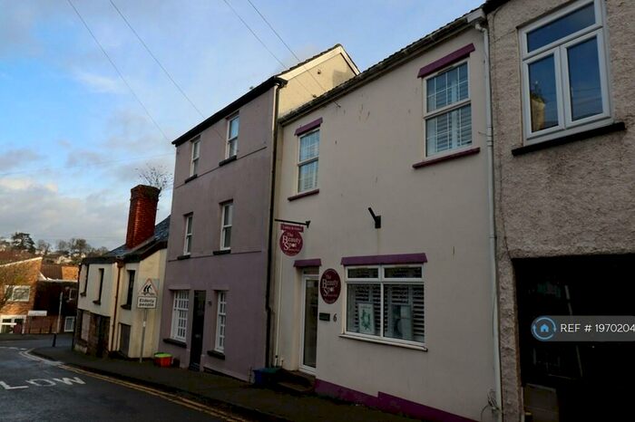 2 Bedroom Flat To Rent In Middle Street, Chepstow, NP16