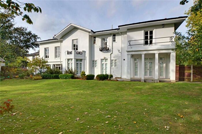 4 Bedroom Apartment For Sale In Brooklands Park, Blackheath, London, SE3