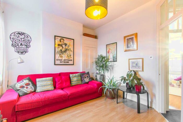1 Bedroom Flat To Rent In Gladstone Avenue, Wood Green, London, N22