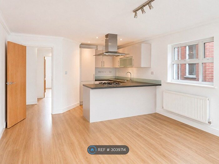 2 Bedroom Flat To Rent In Walter Mead Close, Ongar, CM5