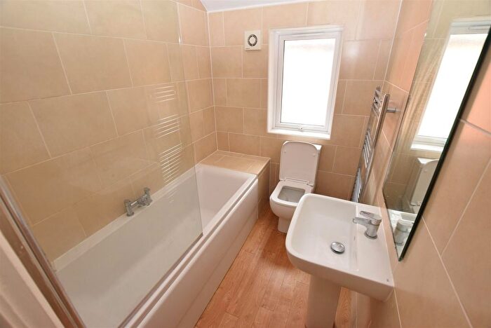 4 Bedroom Semi-Detached House To Rent In Statham Street, Derby, Derbyshire, DE22