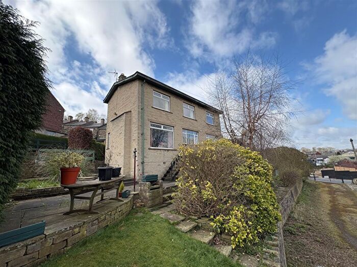 3 Bedroom Property For Sale In Wesley Street, Cleckheaton, BD19