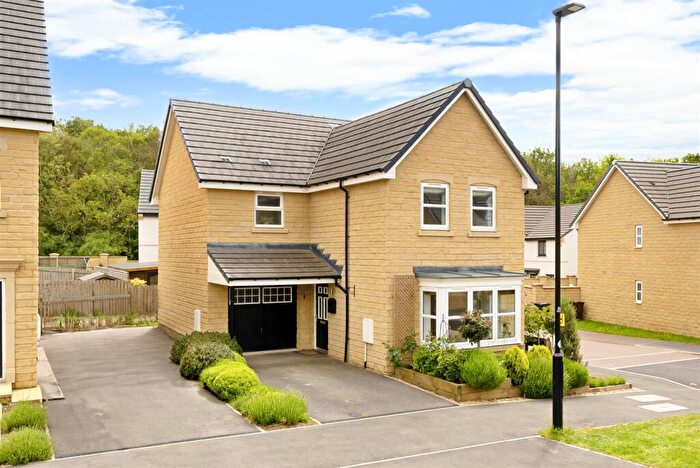 3 Bedroom Detached House For Sale In Spring Wood Crescent, Bramhope, Leeds, LS16