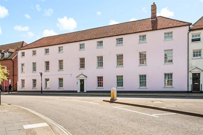 2 Bedroom Flat To Rent In The Hornet, Chichester, PO19