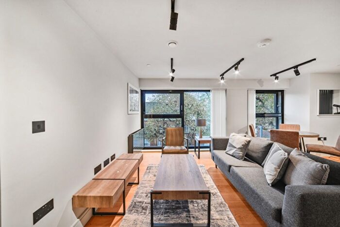 1 Bedroom Flat To Rent In Tower Bridge Road, London, SE1