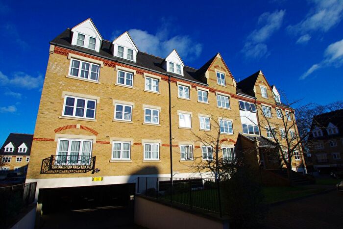 2 Bedroom Flat To Rent In Badminton House, Watford, WD24