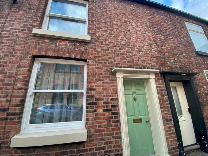 2 Bedroom Terraced House To Rent In Lord Street, Macclesfield, SK11