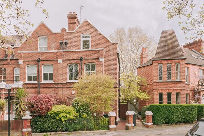 4 Bedroom Semi Detached House For Sale In Calais Street, Camberwell, SE5