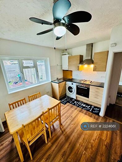 1 Bedroom Flat To Rent In Double Bedroom, Ilford, IG1