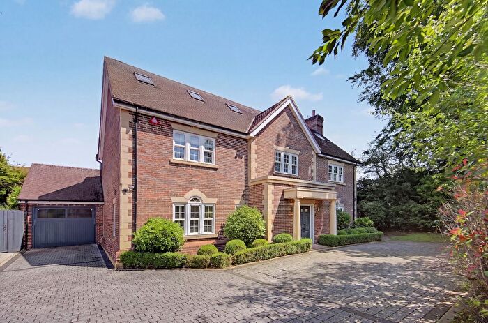 5 Bedroom Detached House For Sale In Spencer Close, Radlett, Hertfordshire, WD7