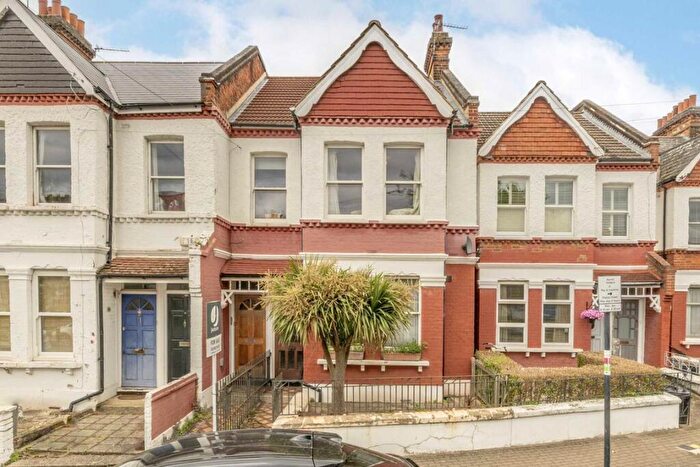 4 Bedroom Flat To Rent In Ravenstone Street, Balham, SW12