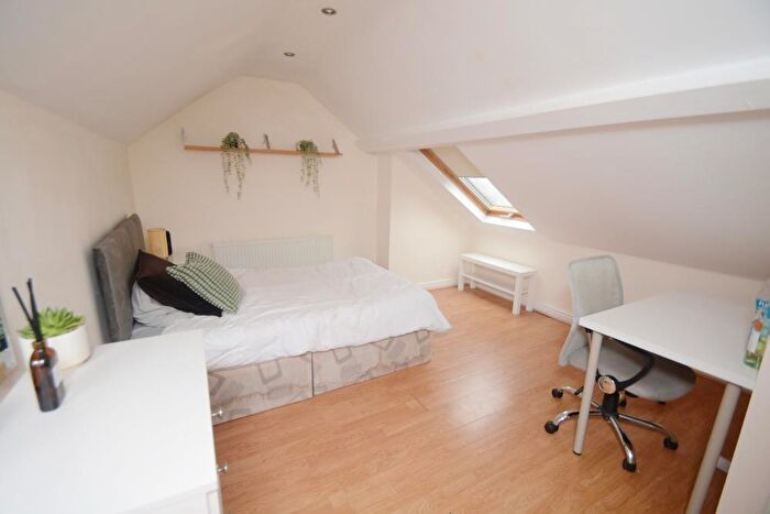 10 Bedroom Flat To Rent In Heaton Road, Withington, Manchester, M20