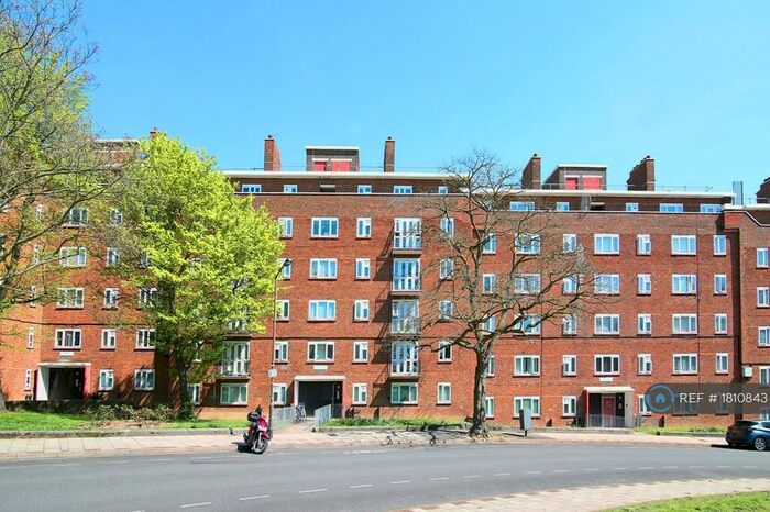 3 Bedroom Flat To Rent In Perth Court, London, SE5