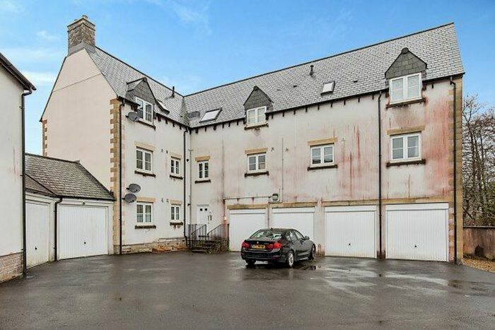 2 Bedroom Flat To Rent In Catchfrench Crescent, Liskeard, PL14