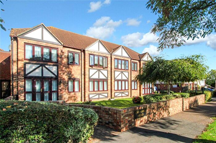 1 Bedroom Apartment For Sale In Orchard Mead, Eastwood Road North, Leigh-on-Sea, Essex, SS9