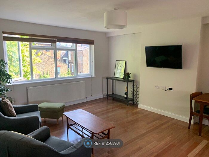 3 Bedroom Flat To Rent In Burnfoot Avenue, London, SW6