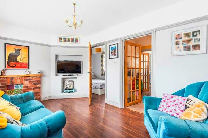 1 Bedroom Apartment To Rent In West Byfleet, Surrey, KT14