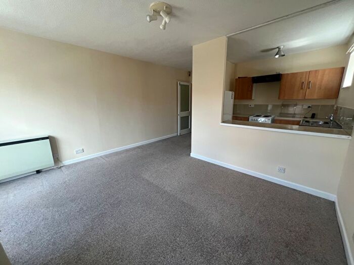 1 Bedroom Flat To Rent In Castle Road, Southsea, PO5