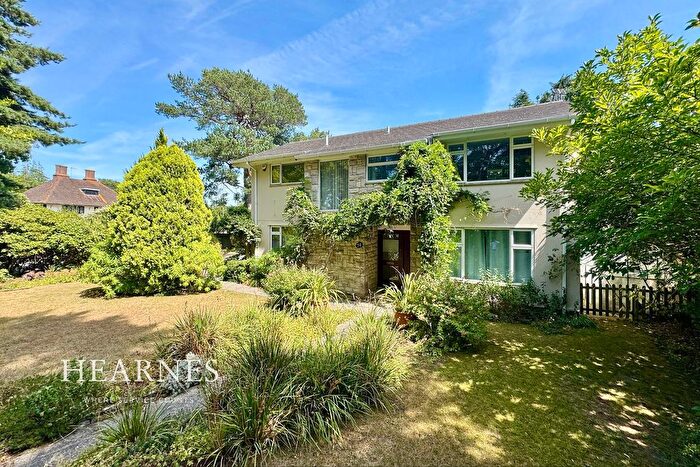 4 Bedroom Detached House For Sale In Glenferness Avenue, Talbot Woods, Bournemouth, BH3