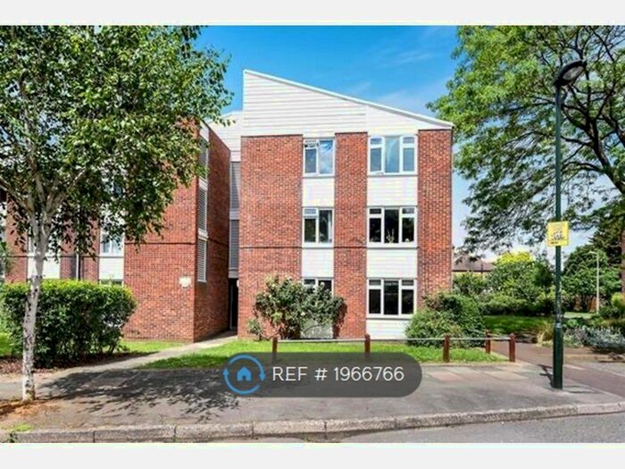 2 Bedroom Flat To Rent In Lambert Avenue, TW9