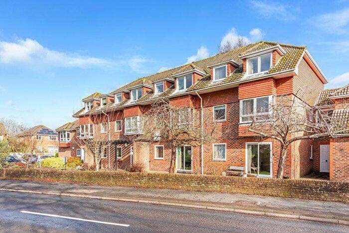 Detached House For Sale In Horndean Road, Emsworth, PO10