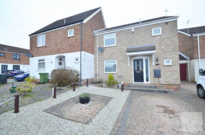 3 Bedroom Semi Detached House To Rent In Blacksmiths Way, Norwich, NR6