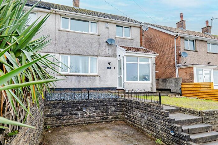 3 Bedroom Semi-Detached House For Sale In Whitewell Road, Barry, CF62