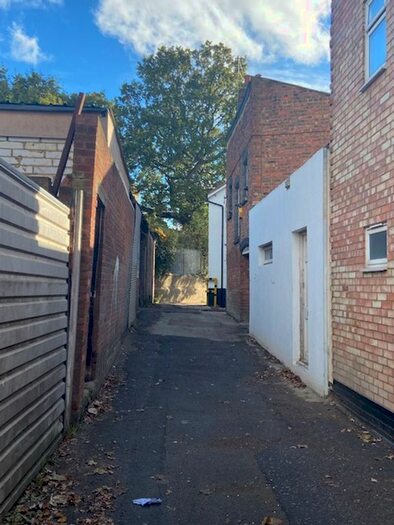 1 Bedroom Property To Rent In High Street, Edgware HA8