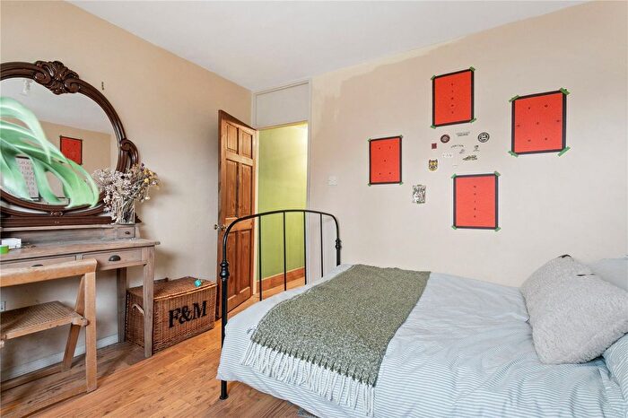 1 Bedroom Flat For Sale In Sidney Street, London, E1