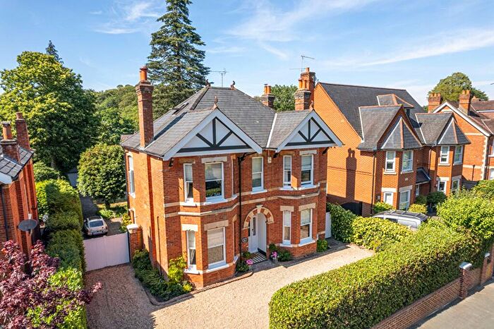 5 Bedroom Detached House For Sale In Upper Gordon Road, Camberley, GU15