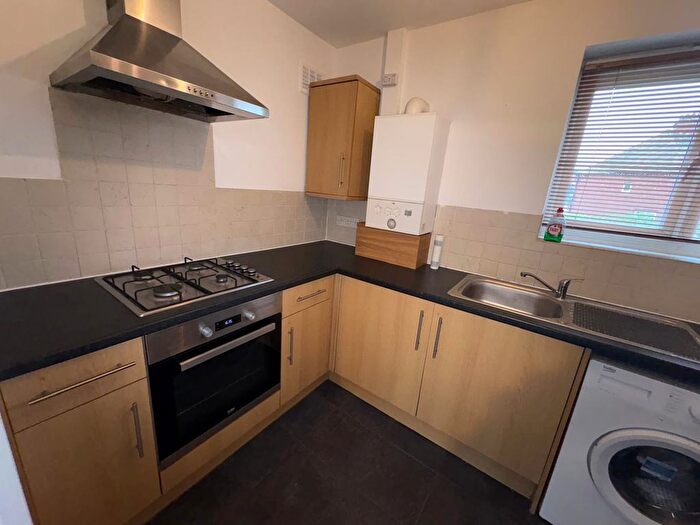 1 Bedroom Flat To Rent In Central Drive, Coseley, WV14