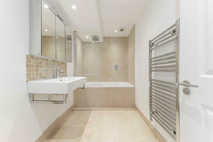 3 Bedroom Flat To Rent In Greville Road, Kilburn Park, NW6