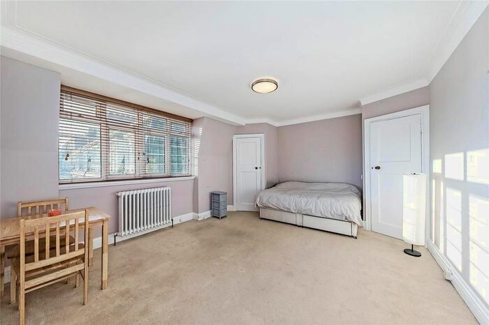 Studio To Rent In Pembroke Road, London, W8
