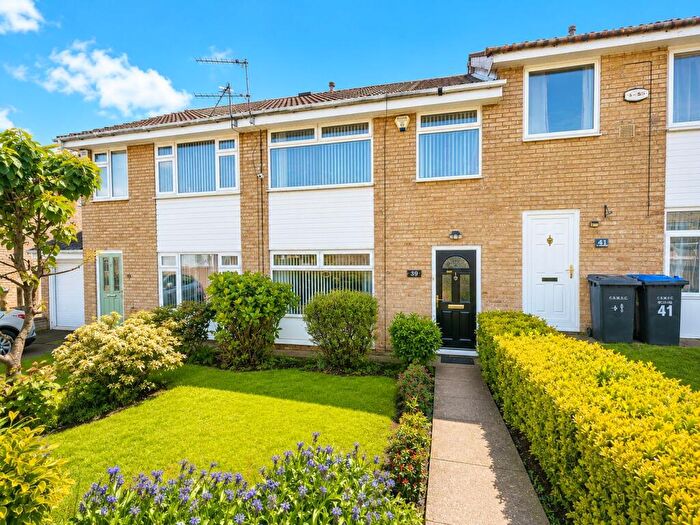 3 Bedroom Terraced House For Sale In Pentland Avenue, Clayton, Bradford, BD14
