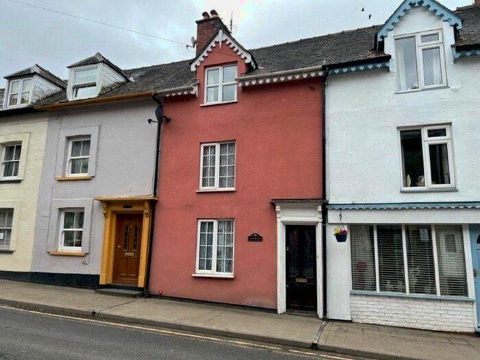 3 Bedroom Terraced House For Sale In Bridge Street, Llanfair Caereinion, Welshpool, Powys, SY21