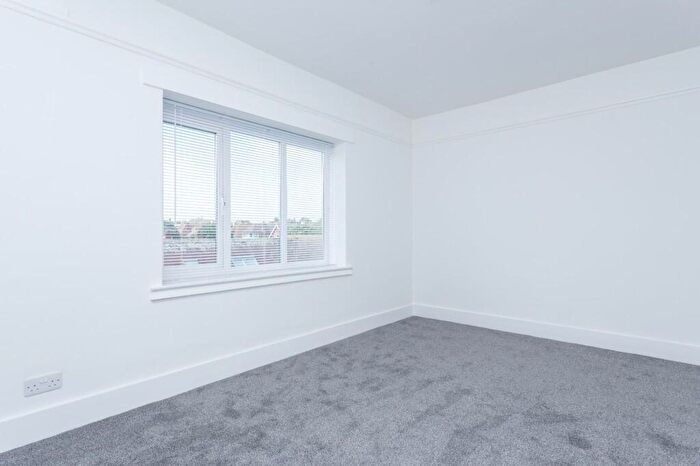 1 Bedroom Flat To Rent In Beresford Gardens, Cliftonville, CT9