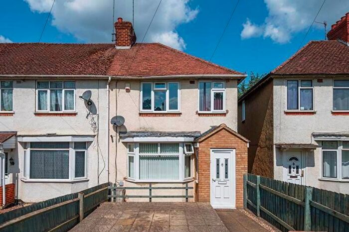 3 Bedroom Semi Detached House To Rent In Ruscote Avenue, Banbury, OX16