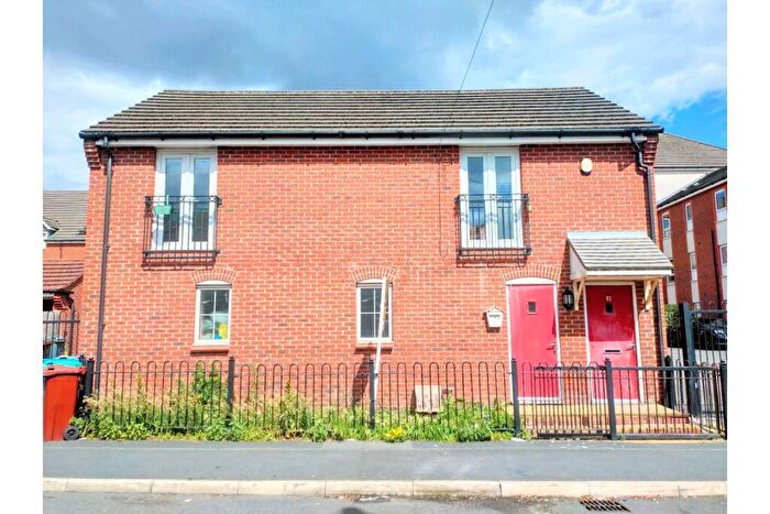 2 Bedroom Detached House To Rent In Dixon Street, Manchester, M40