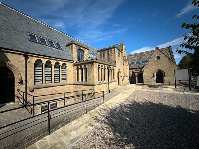 1 Bedroom Flat To Rent In Apart Windhill Manor, Leeds Road, Shipley, Bradford, BD18