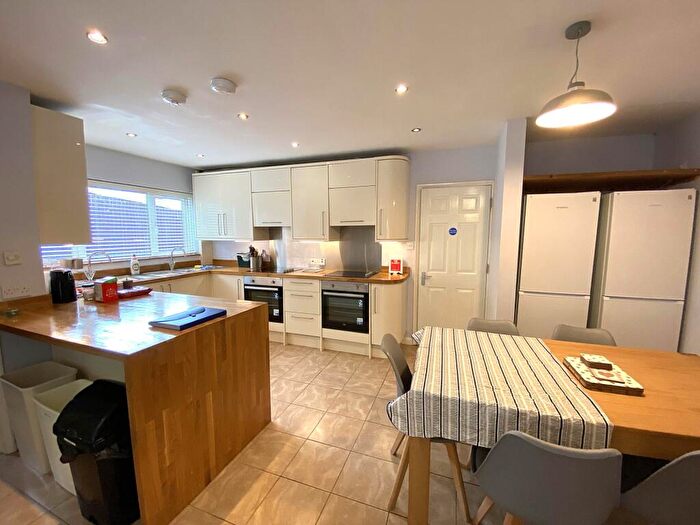 6 Bedroom Detached Bungalow To Rent In Downs Road, Canterbury, CT2