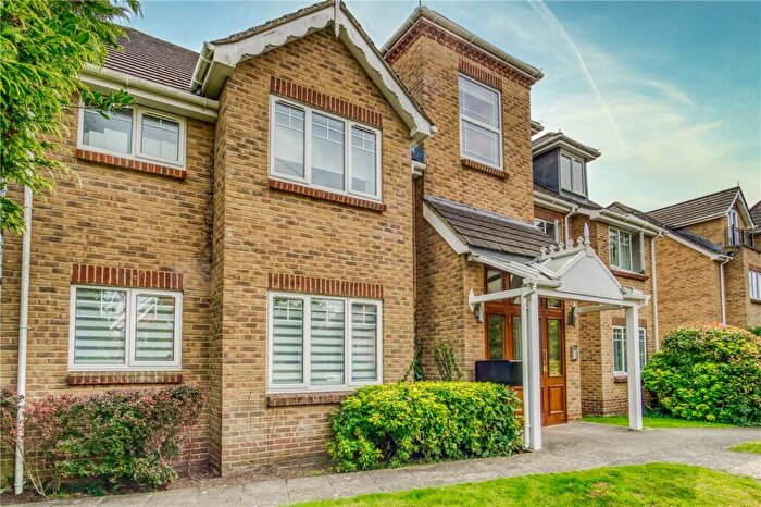 3 Bedroom Apartment For Sale In Penn Hill Avenue, Lower Parkstone, Poole, Dorset, BH14