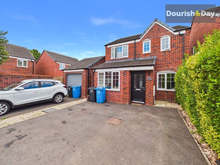 3 Bedroom Detached House For Sale In Macbeth Close, Penkridge, ST19