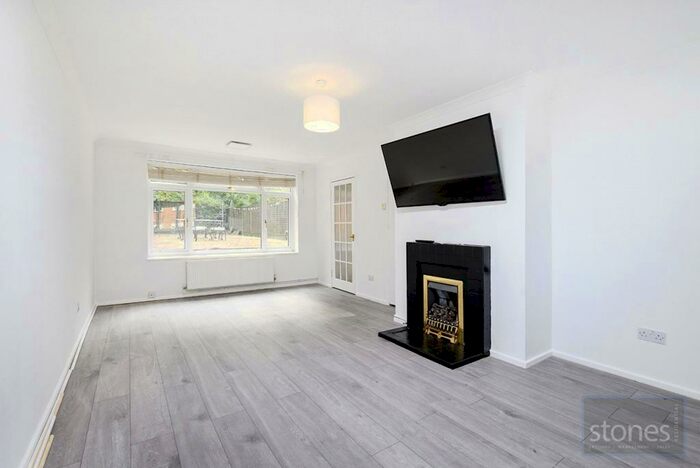 3 Bedroom Terraced House To Rent In Elmshurst Crescent, London, N2